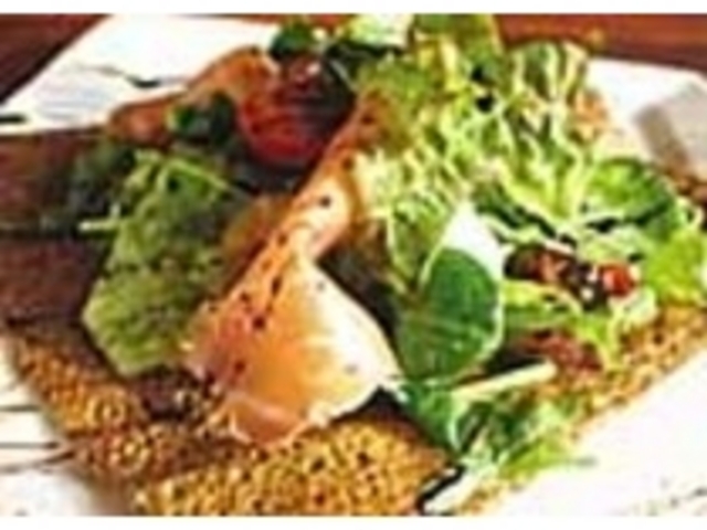 仏ブルターニュ地方のお食事クレープ_トゥーストゥース・ダイニング・ガーデン