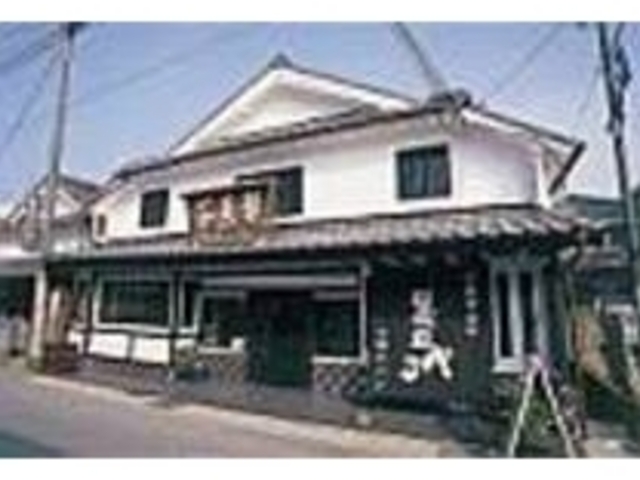 城下町篠山の古い街並にある白壁造りの老舗_小西のパン