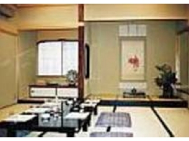 新鮮なネタを座敷でゆったりと味わえる_宝生寿し