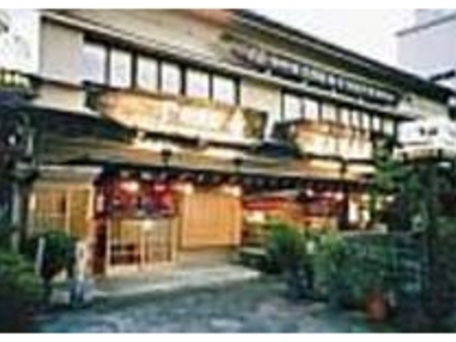 寿司部門と料亭部門が軒を連ねる2階建て_蛇之目寿司