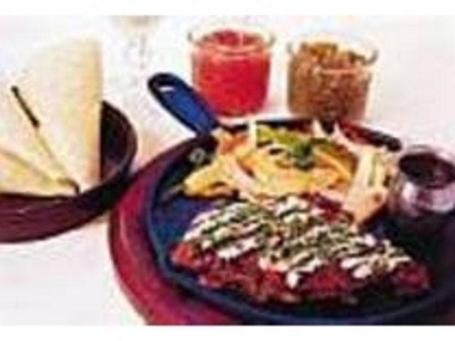 トルティアに包んで食すビーフファヒータス_American House