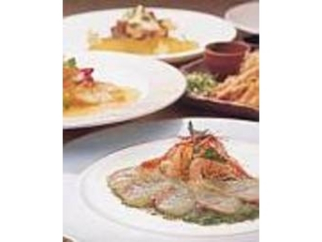 シェフのセンスが光る創作料理の数々_DINING&BAR BAYSIDE