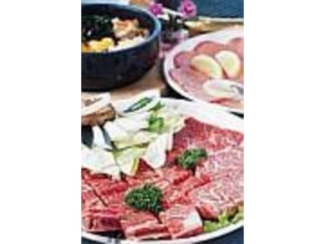 炭火で焼かれる東伯黒毛和牛はたまらない_炭火焼肉実生庵