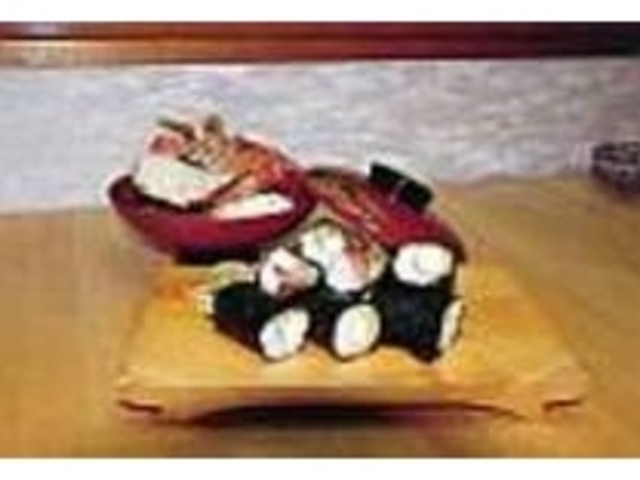 大きなエビとサクサクのレタスが絶妙な食感_一平寿し