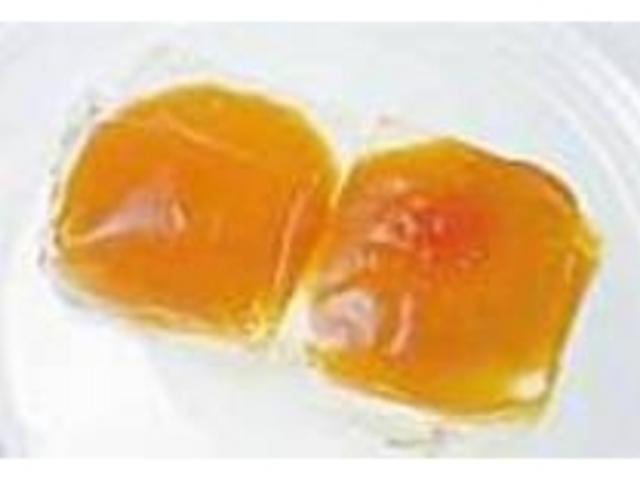 プルプルとした舌触りの『ビワゼリー』_茂木一○香本家