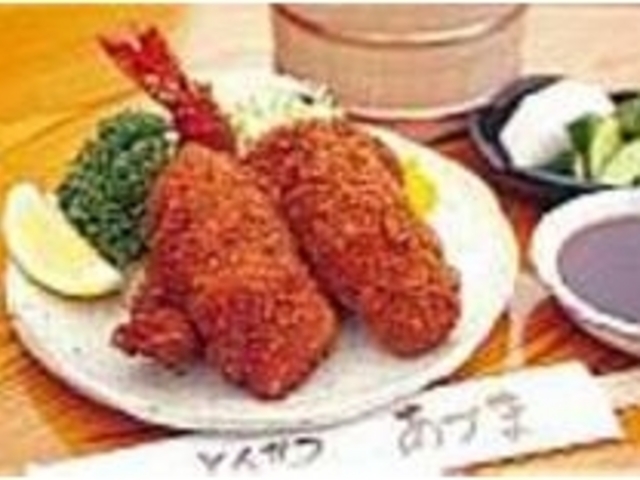 カラッと揚がった衣の食感がたまらない_とんかつ専門店 あづま