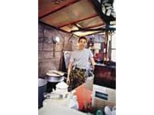 屋台のおにいさんやおじさんはみんな親切!_長浜屋台