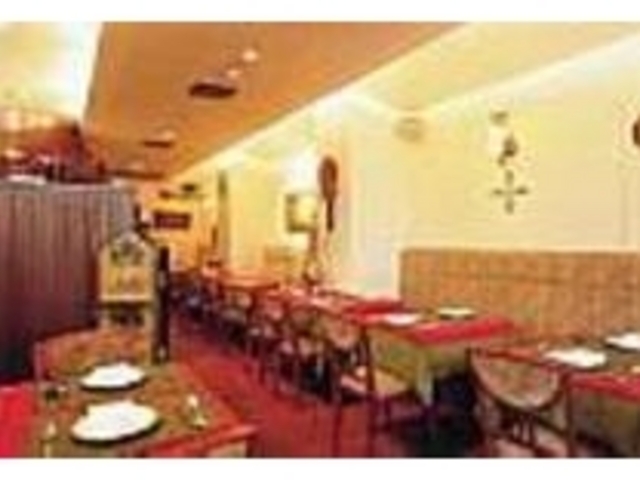 インド音楽が流れる店内で数々の料理を堪能_ケララ