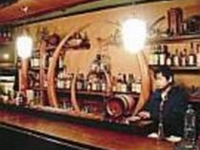 店内に入ると目に飛び込んでくる角の飾り物_厨