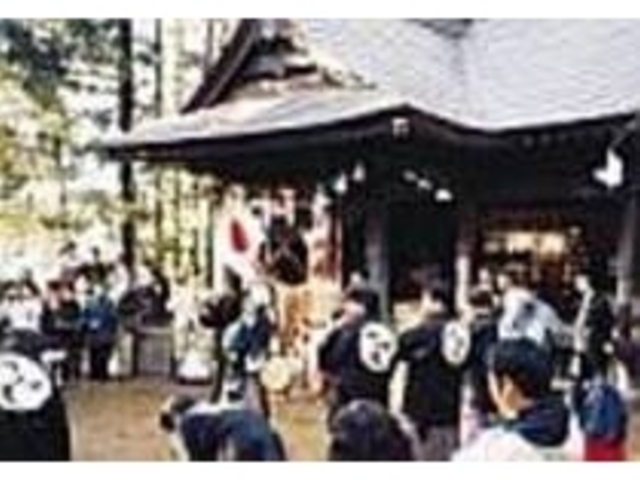 物語を表現する獅子舞それぞれの舞いに注目_国神神社