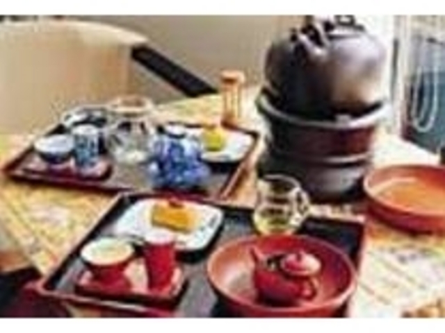 手前が『阿里山烏龍茶』、奥が『黄枝香』_茶坊翡翠