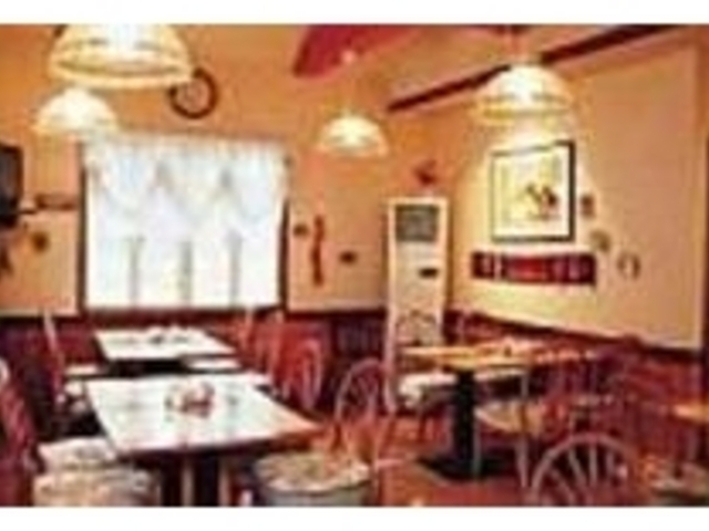 景色が楽しめるテラスもある、お洒落な店内_つまごい花壇