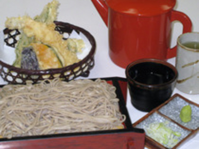 挽きたて、打ちたて、茹でたての美味しさの三たて。_伊豆高原体験の里・観音亭