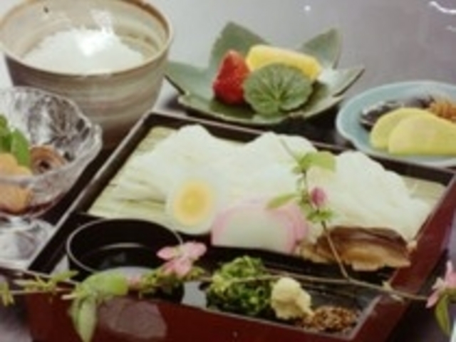 ランチのみの「そうめん御膳」は刺身と天ぷらをチョイス_地魚の店 味彩