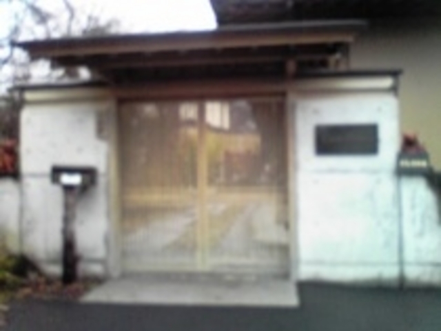 雰囲気ある引き戸を開けてお店に入りましょう_CASAOSANO
