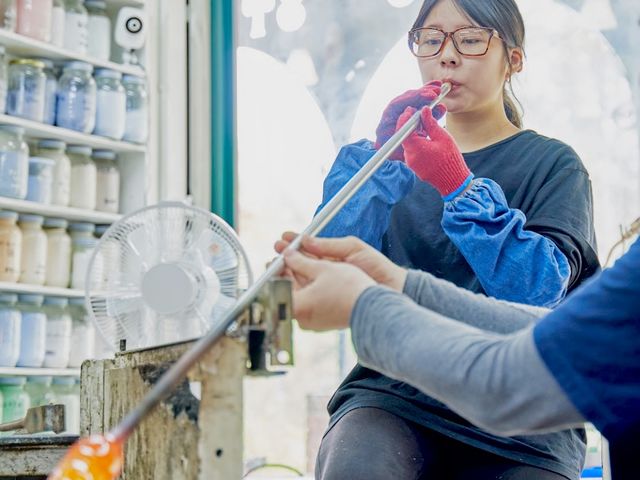 ☆マイコップ作りを楽しもう!マンツーマンのサポートで吹きガラスを体験!「吹きガラス体験」☆_軽井沢ガラス工房