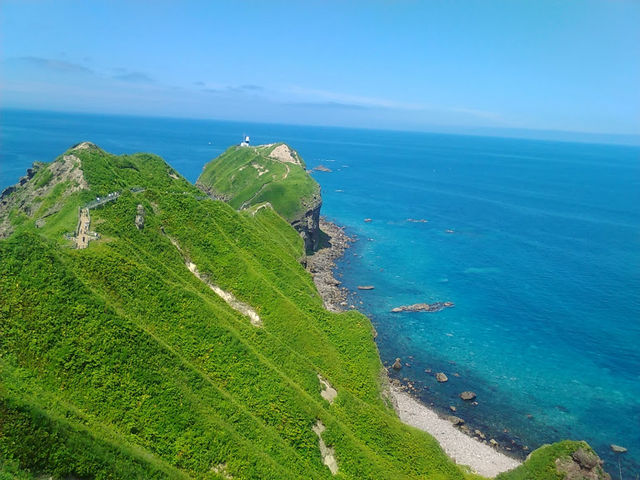 積丹 神威岬です。積丹観光では1番人気です!先端までは片道25分程かかりますが、絶景がまっています。_北海道観光個人 生田タクシー