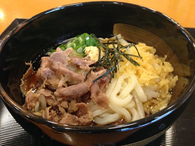 大人気のランチメニュー♪ジャージー牛肉うどん♪夏は冷やしで。_ホテル蒜山ヒルズ