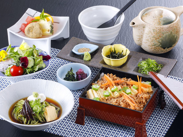 【里山ダイニング大地】昼餉 NAGOMI-なごみ- 料理イメージ_里山の休日 京都・烟河(けぶりかわ)