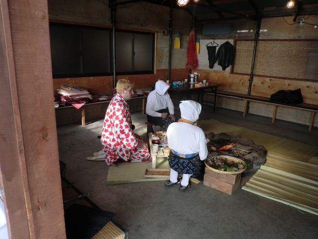 海女小屋はちまんかまど