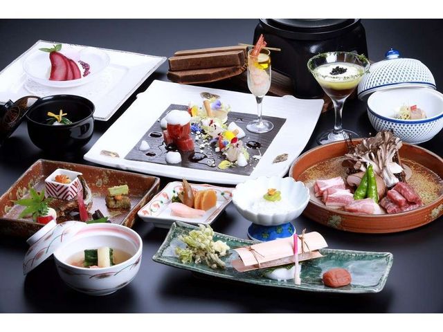 和仏折衷の創作懐石をお楽しみいただけます_水上山荘