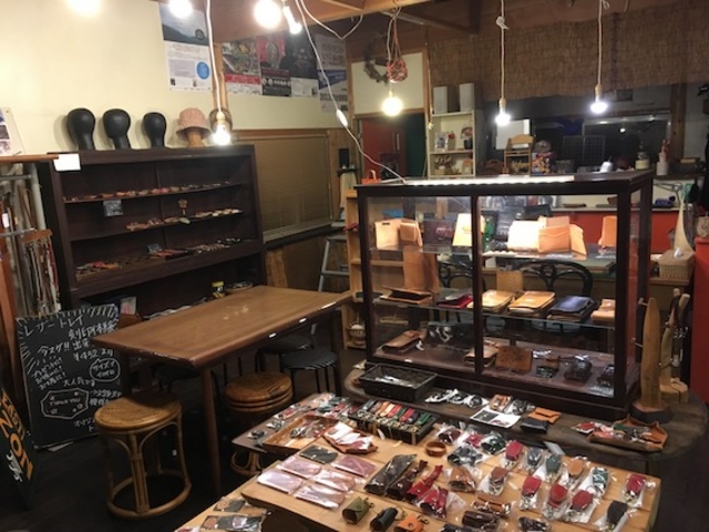 ワークショップは専用のテーブルで体験します。_FAR EAST HORIZON 本店