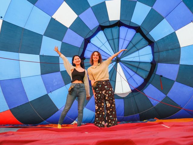 係留体験では準備中に気球の中に入って記念撮影もできます。_WinningBalloonClub