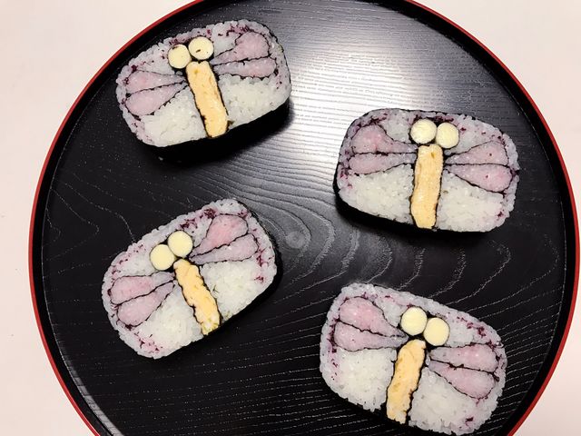 Smile Table。