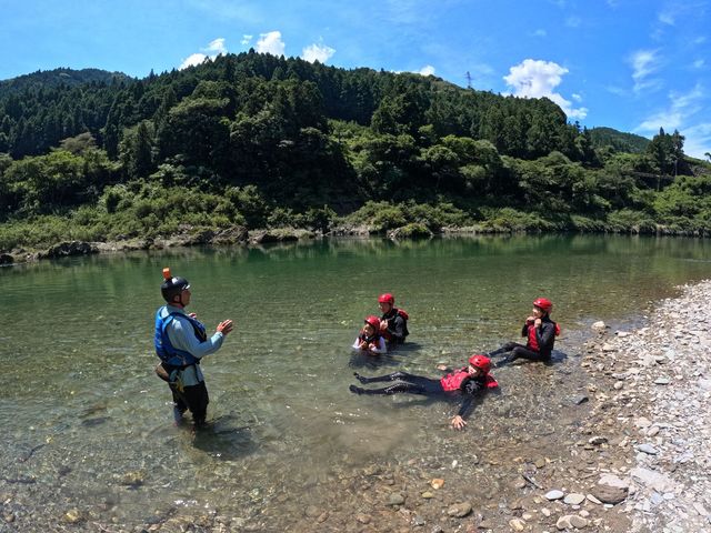 安心の少人数制_水遊び!ガルバンゾ (株)リバーランプラス
