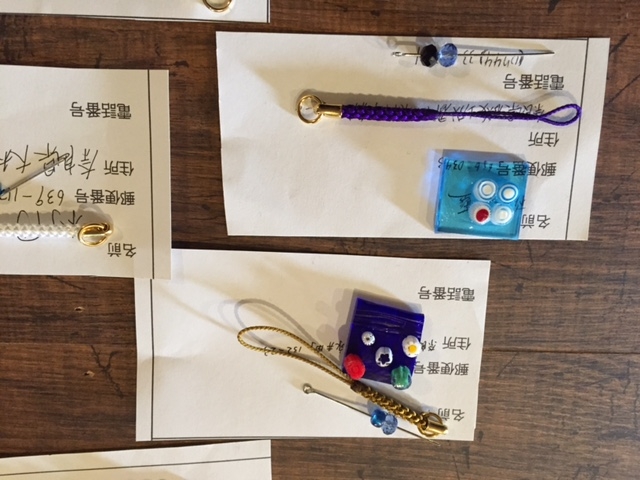 体験者の自作フユージング。これから焼いて郵送します。_硝こ工房