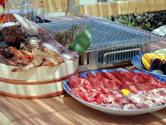 夏のバーベキュー料理_旅館 みなと荘