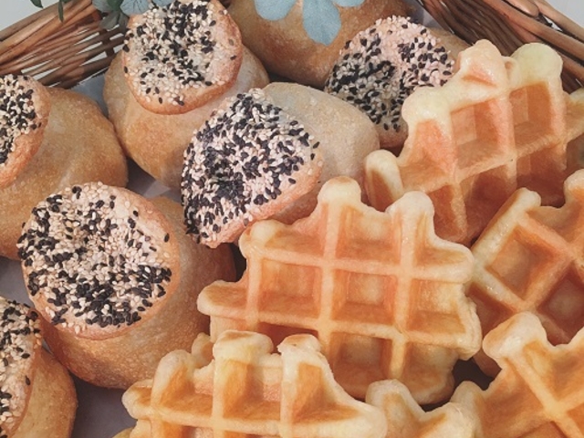 *ベルギーワッフル
*ごまのシャンピニオン_手作りケーキ・天然酵母パン教室 華