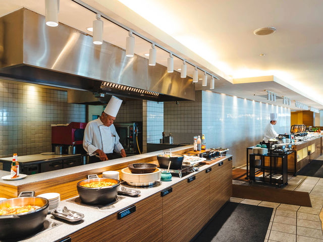 オールデイダイニング フォンテーヌ/ロワジールホテル那覇の写真1