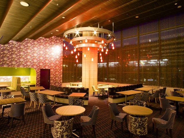 ホテル京阪 京都 グランデ2階、地中海料理&ワイン・ビアバル「Octavar/オクターヴァ」店内_ホテル京阪京都グランデレストランオクターヴァ