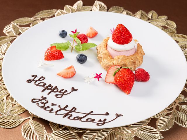 デザートプレート Anniversary仕様※写真イメージです。_ホテル京阪京都グランデレストランオクターヴァ