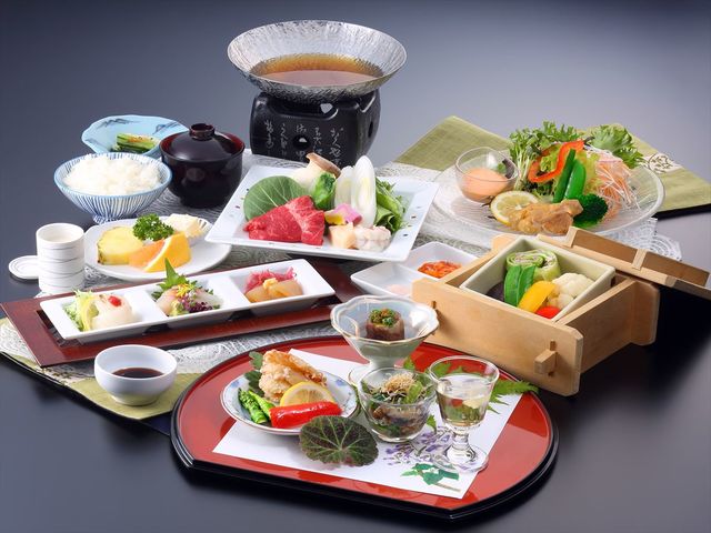 ランチコースは季節の創作和食をご堪能ください。_筑波山江戸屋