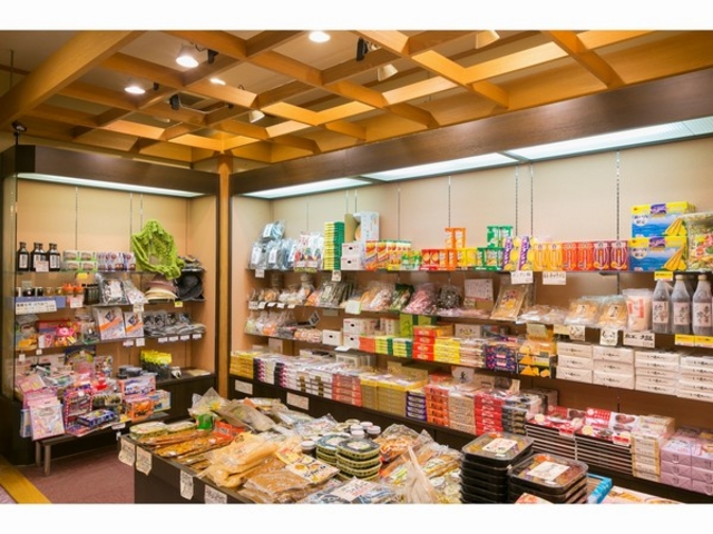 売店でお買い物をお楽しみください。_一の俣温泉観光ホテル