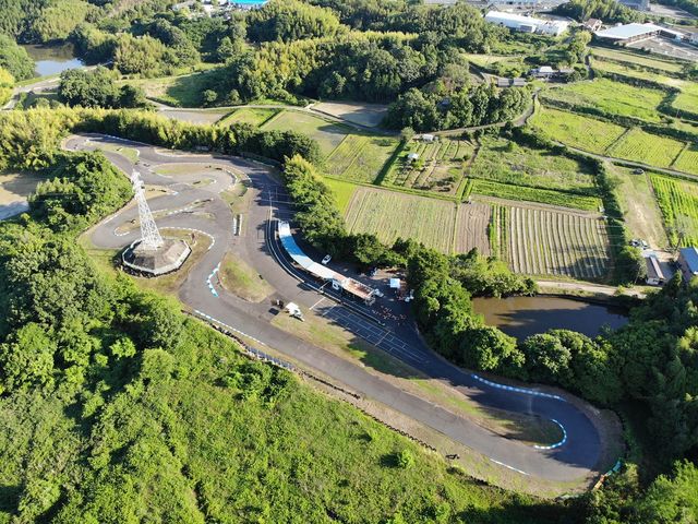 コース長は680m!ストレートはアクセル全開!!_カートランド四国