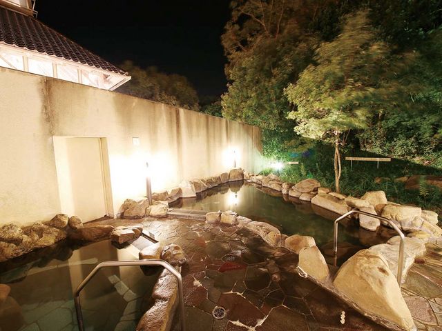A露天(岩風呂)_南あわじ日帰り温泉 ゆーぷる