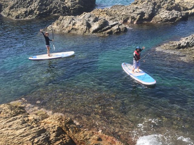 青く澄みとおった海、SUPの上からは海底まできれいに見えますよ!_エスペランサ福井