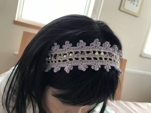 天然石とレース編みのヘアバンド作り・・・簡単なもので30分でお作りすることができます_焼チーズカレー&自家製料理の店 パーラーふくだ 1F Smilegarden cafe