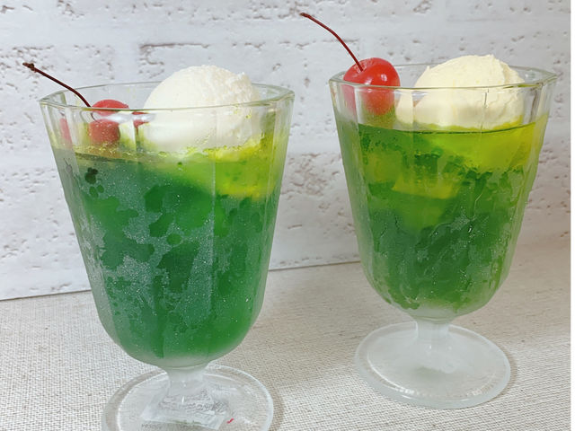 冷え冷えのでメロンソーダの食品サンプル_Fake Food Cooking