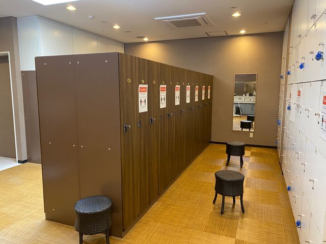 男性ロッカールーム_天然温泉 アパスパ金沢中央