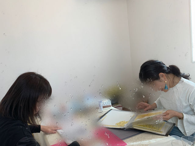 大人女性の習い事として!
_カフェミナージュ ポーセラーツ 大人女性のお教室 mimosa*salon22