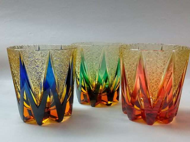 江戸切子の技法を学べるカルチャー教室です(参考作品 体験講習で製作する作品ではありません)_切子教室 ガラススタジオ アトリエD・D