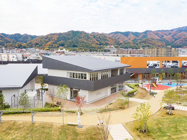 施設はブランチ大津京内にございます。駐車場はもちろん、ツアー後はお買い物もお楽しみいただけます。_Community Park OTSUKYO