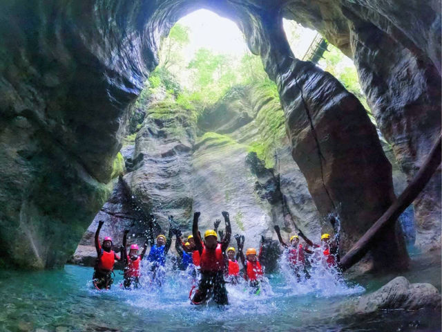 Niyodo Adventure
中津渓谷の石柱。
_Niyodo Adventure