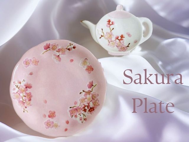 さくらの転写紙を貼るだけでもこんなに可愛いお揃いのセットが作れます。_可愛い和菓子とポーセラーツ.クレイクチュール FREADIA