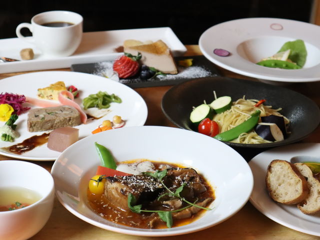 「に萌す。」のコース一例。_cafe&bistro 木の根 に萌す。