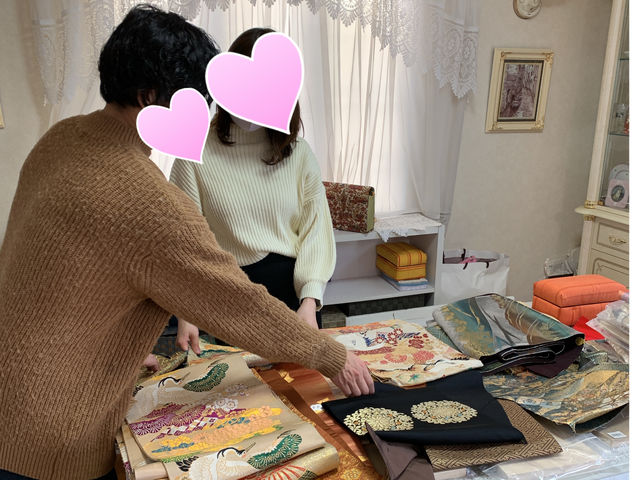 インテリアパネル
仲良く帯を選ばれてます_ヴィセレヴィ